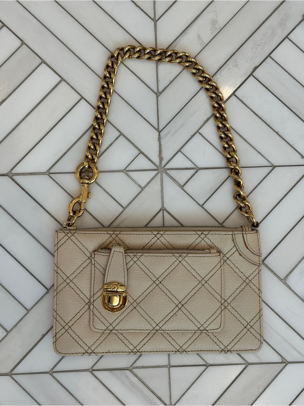 Marc Jacobs cream leather wristlet w antique gold hardware, early 2000’s